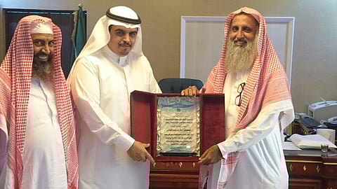 "نتدبره لتحفيظ القرآن الكريم" تكرم رئيس بلدية محافظة الليث