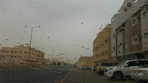 سماء العاصمة اليوم.. غيوم لا تنقصها زخات المطر