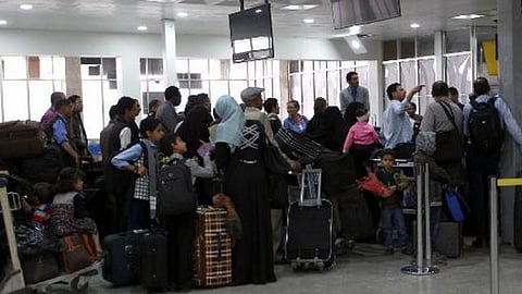 اليمنيون بين الرياض وطهران.. الأولى صحّحت وضعهم والثانية غرّمتهم