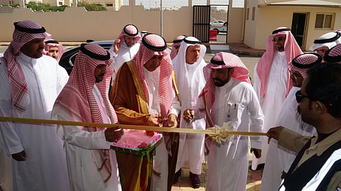 "ابن معمر" يفتتح مركزيْ السكر والغسيل الكلوي بالطائف