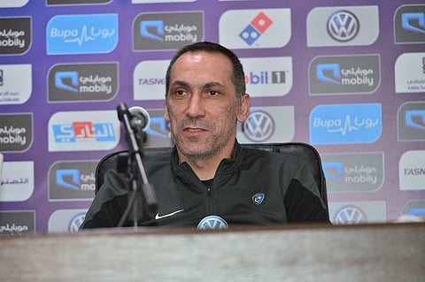 صحيفة يونانية لـ"دونيس" بعد التجديد: أحسنت مع "الهلال"