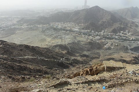 "ضربة شمس" تصرع معتمرة أعلى جبل ثور بمكة