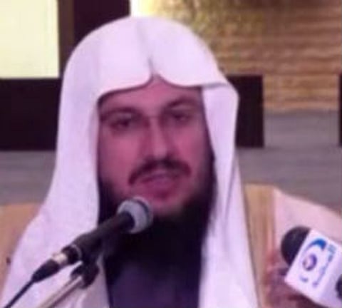 الشيخ "الأحمد" ينتقل للإمامة في جامع العبيكان بالرياض
