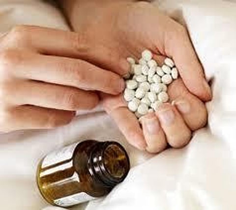 دوريات مكة تنقذ أربعينيًا حاول إيذاء نفسه بكمية كبيرة من الأدوية