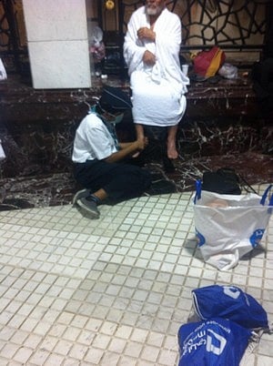 الكشافة تكرِّم "الجوَّال الحنتوشي" لإسعافه معتمراً مصاباً