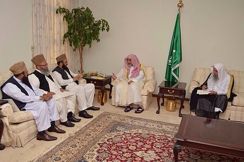 "آل الشيخ" ووزير الشؤون الدينية الباكستاني يبحثان تطوير العمل الإسلامي