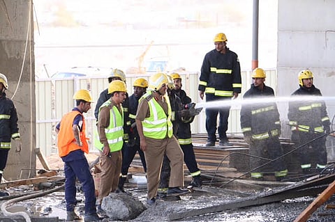 انهيار مبنى تحت الإنشاء واحتجاز 9 عمال تحت الأنقاض