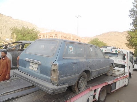 بلدية "معابدة مكة" تحصر وتزيل 68 مركبة تالفة