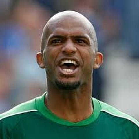 الحارس الحبسي ينضم لصفوف "ريدينج الإنجليزي" حتى 2017