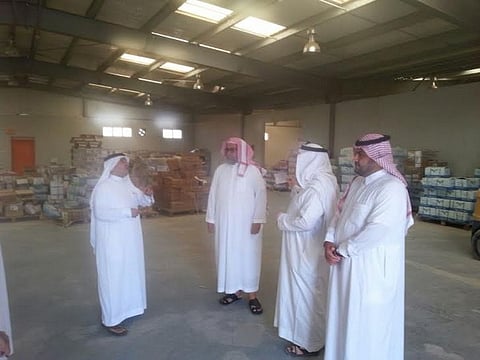 مدير "تعليم ينبع" يتفقّد المستودعات والتجهيزات المدرسية