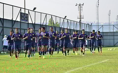 "القادسية" يواجه "كولجيك التركي" ودياً غداً