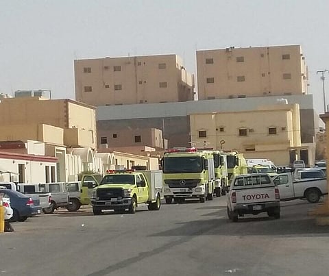 "عبث أطفال" يتسبب في حريق ويحتجز 7 أشخاص في "بدنة عرعر"