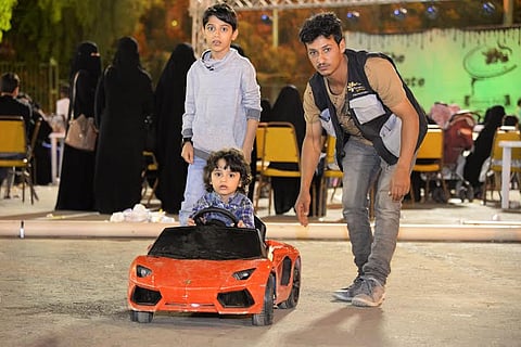 مهرجان "أبها يجمعنا" يمتع الأطفال بفعالياته المتنوعة