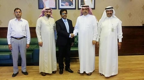 "تسفير 200 عامل" على مائدة "عمل الشرقية" والسفارة الهندية