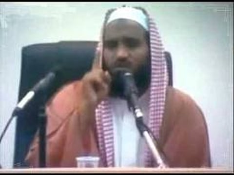 الشيخ "الشنقيطي": حادث تفجير عسير انتهك أربع حرمات