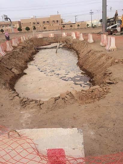 "المياه": الشبكة بمخطط ١٦٥ عشوائية.. وخالفنا المقاول لعدم إغلاق الحفرة
