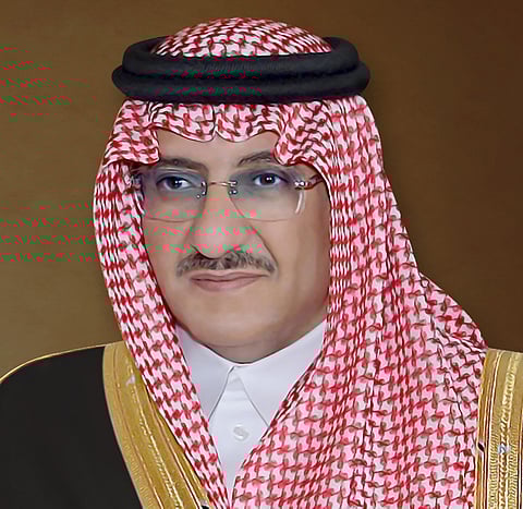 نائب خادم الحرمين يزور عسير لتفقد مقر الجريمة وتعزية أسر الشهداء