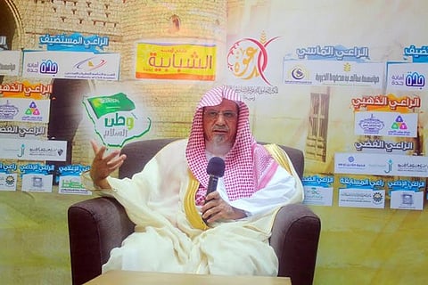 "ابن حميد": على من زلت بهم القدم العودة للعلماء