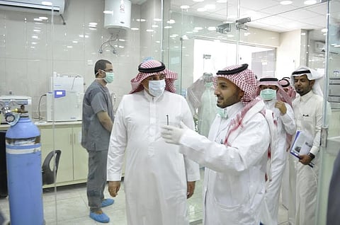 تدشين المختبر الصحي لبلدية خميس مشيط