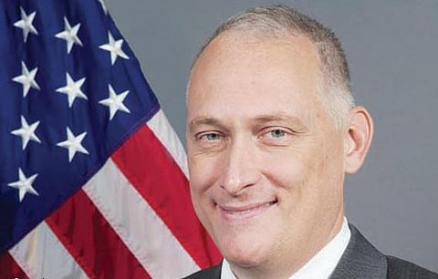 السفارة الأمريكية بالرياض تنفي ما أُشيع عن إغلاقها