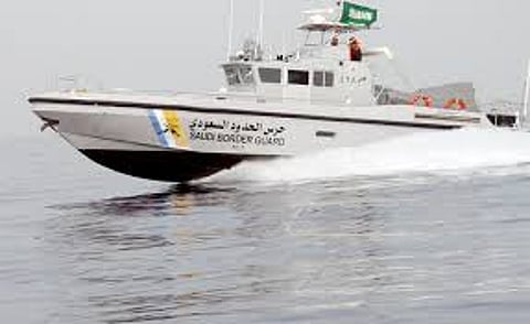 "حرس ضباء" يُنقذ 3 من الغرق .. ساقط بـ "الكراع" واثنان طلبا النجدة