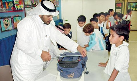 الحقيبة المدرسية الآمنة.. ضمن حملة توعوية تقودها "التعليم"