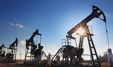 "برنت" والخام الأمريكي يهبطان لأدنى مستوى منذ 6 أعوام