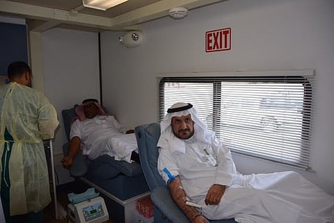 أمين جازان يدشن حملة للتبرع بالدم تضامناً مع المرابطين