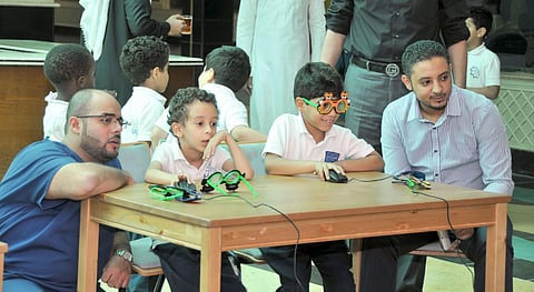 "بلو": نواصل حملتنا لاكتشاف عيوب الإبصار المبكر لدى الأطفال