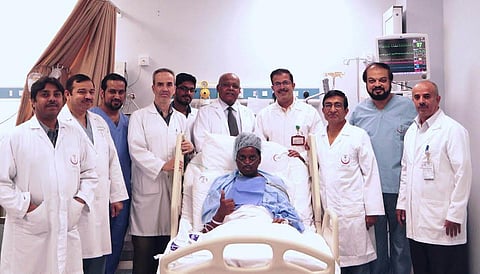 جراحة نادرة بنجران تنقذ شاباً مصاباً بالشريان الرئيس للقلب