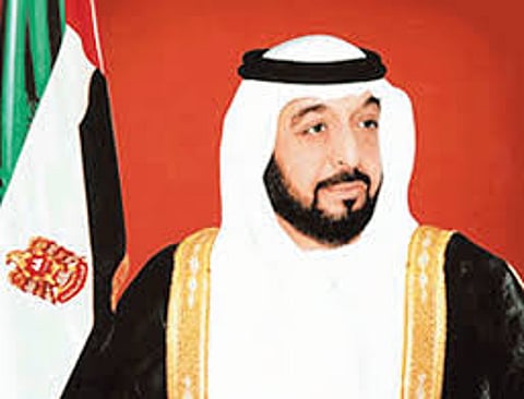 الإمارات تنكس الأعلام وتعلن الحداد 3 أيام على شهدائها