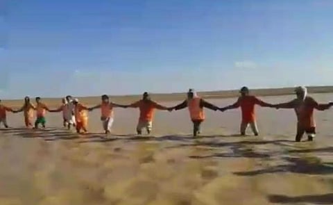 بالصور.. "المشط" يساهم في العثور على جثة الضحية الرابعة بـ"شعيب طريف"