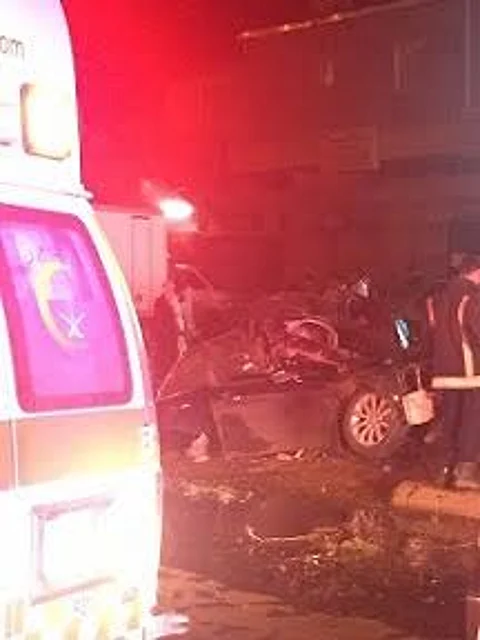 "حادث الفجر" يُصرع شاباً ويحتجزه داخل مركبته بالطائف