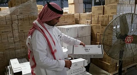 إغلاق مستودع بجدة يُخَزّن 70 ألف عبوة أحبار طابعات قيمتها 18 مليوناً