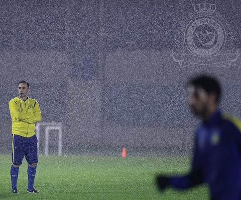 النصر يتدرب تحت المطر.. والمنشطات تفحص لاعبيه