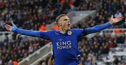 "السيتي" يتصدر الدوري الإنجليزي.. و"فاردي" يدخل التاريخ