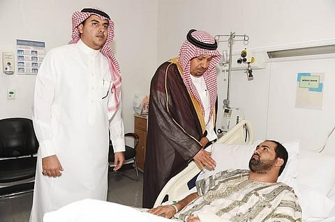 وكيل إمارة نجران ينقل تحيات القيادة لمصابي الحد الجنوبي