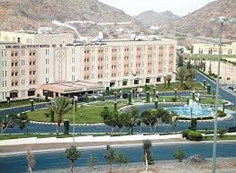 شاب آسيوي يغادر "تخصصي" الطائف بعد علاج مكثف لمدة شهرين