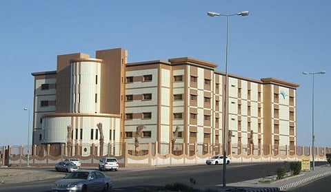 بالصور.. مياه الأمطار تغرق مبنى تعليم الطائف الجديد