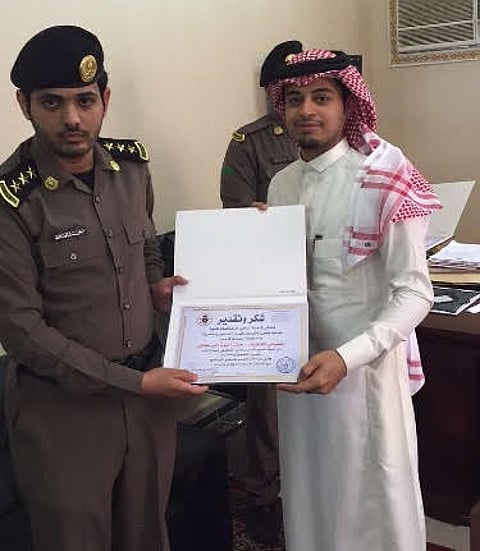 "كفى" تحاضر نزلاء سجن قلوة عن أضرار التدخين