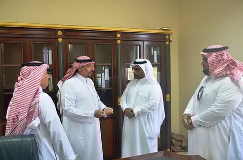 عسير.. "القاضي" يتفقد مشروعات وخطط بلديتيْ بحر أبو سكينة وقنا