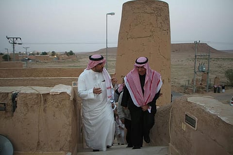 سيف الإسلام بن سعود يزور "أثيثية" مسقط رأس الشاعر جرير