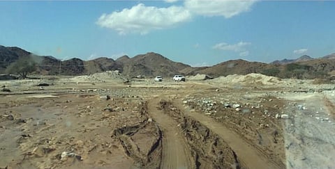 أهالي "رخو ينبع" يطالبون الجهات المعنية بسفلتة عقبة ريع "علقة"