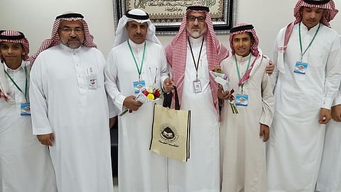 الطائف.. طلاب الحديبية يزورون المرضى بمجمع "فيصل الطبي"