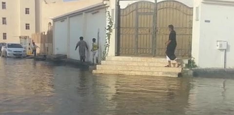 شاهد.. سكان ملحق الصفا بجازان يجددون شكاوهم من معاناة الأمطار