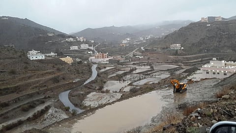 الأمن والدفاع المدني يبحثان عن مواطن خمسيني جنوب الطائف