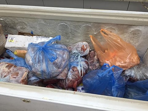 عسير.. بلدية الواديين تضبط لحوماً وأطعمة فاسدة في عدد من المطاعم