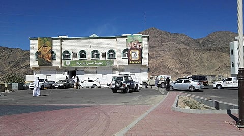 "بر حبونا" توزع كسوة الشتاء على المستفيدين