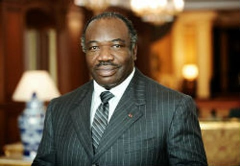 رئيس جمهورية الغابون يصل إلى جدة