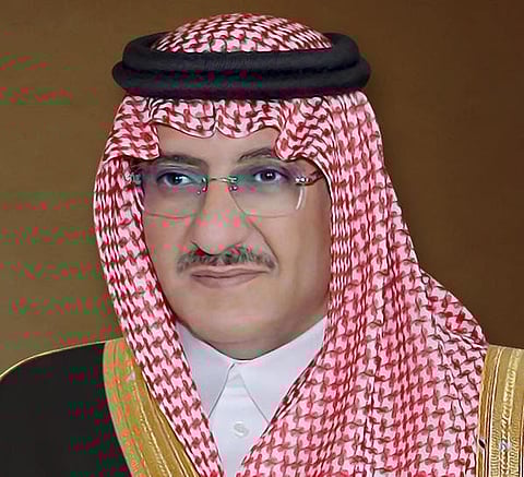 ولي العهد يكرم شاباً عثر على مفقود.. بمكافأة مالية مجزية